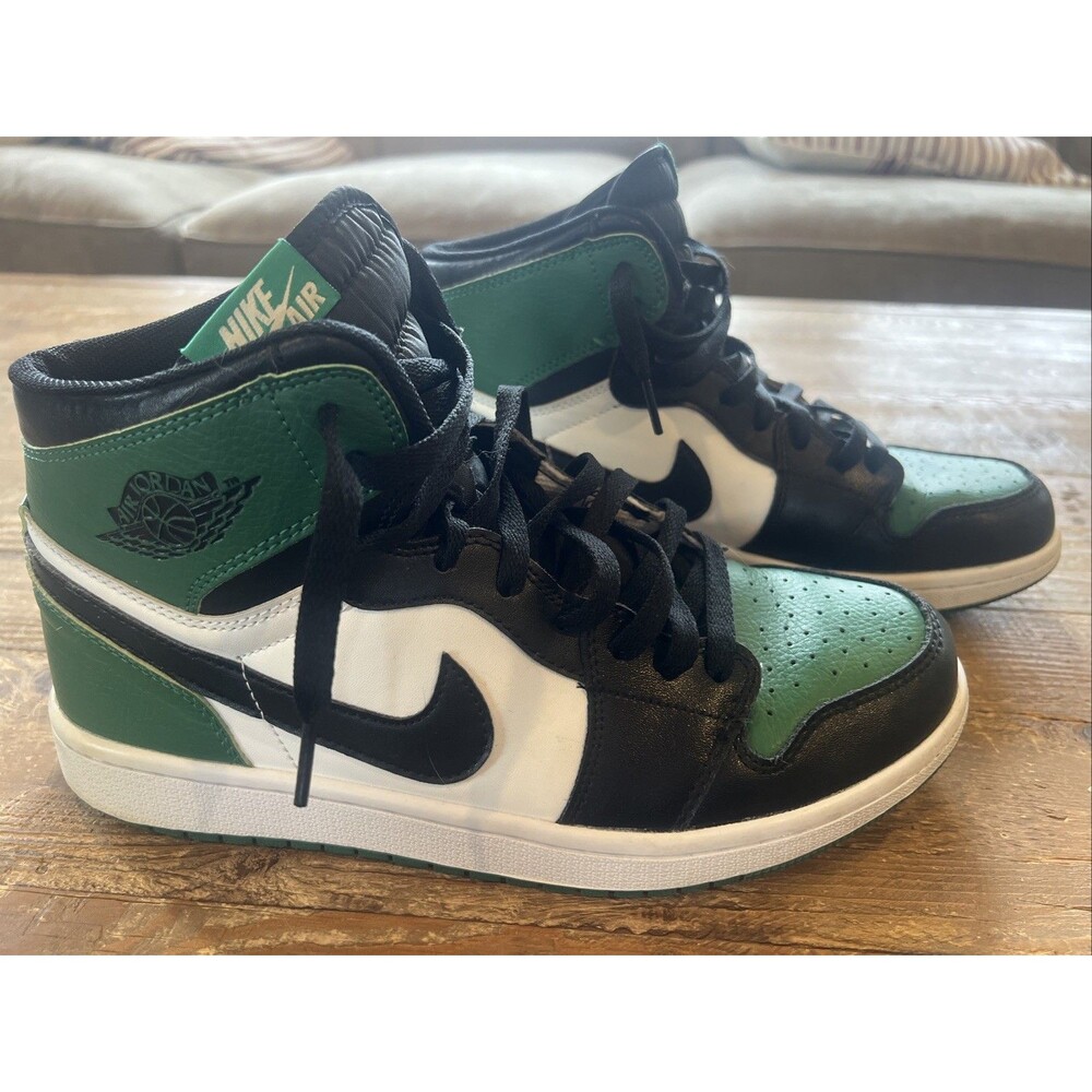 Jordan 1 Retro High Pine Green Mens Size 9.5 555088-302 Excellent Condition